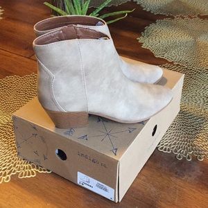 New indigo rd. Taupe Ankle Boots